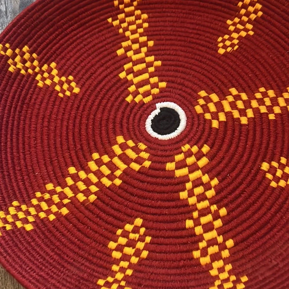 Artisan hand woven large colorful flat red/maroon and yellow basket - Picture 2 of 11